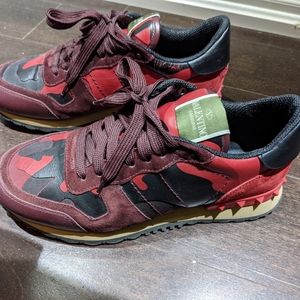 Valentino Sneakers Red Camo sz:39